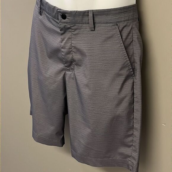 Greg Norman Men’s Heather Gray Golf Shorts- Size 32 - Picture 3 of 14